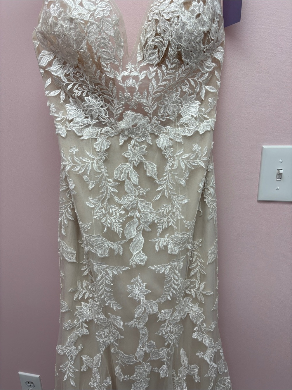 Maggie Sottero Greenly 20MT284 Lace Appliqué V-Neck Bridal Gown Ivory and nude - Picture 3 of 8